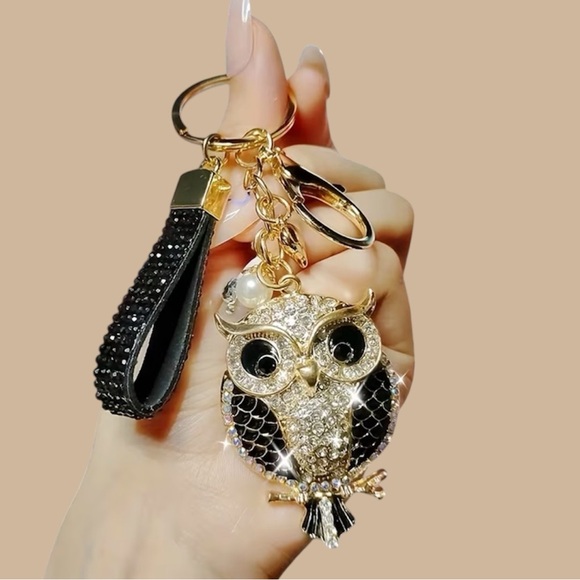 Car Keychain, Creative Owl Design with Rhinestones - Picture 3 of 3
